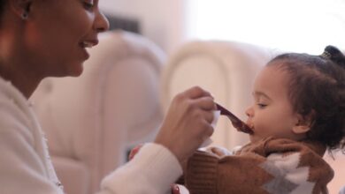 Tips for Feeding Babies! How to Give Your Baby Healthy Food!